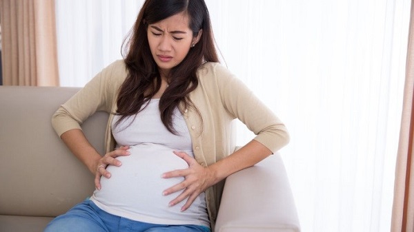 Làm thế nào để xử lý tình trạng bụng căng cứng trong thai kỳ tháng thứ 8?
