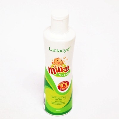 Sữa tắm gội trẻ em Lactacyd Milky 250ml